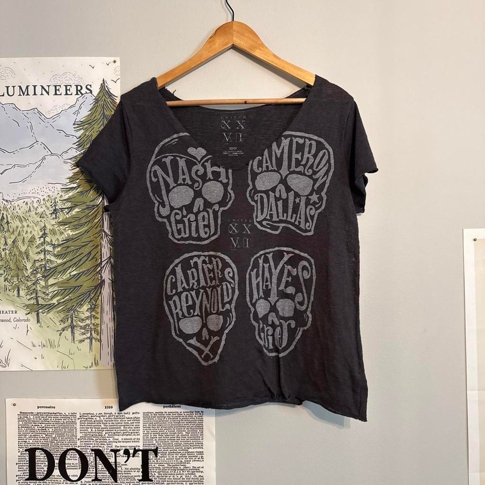 2014 Magcon United XXVI Chopped Grunge Skull Tee Aeropostale‎